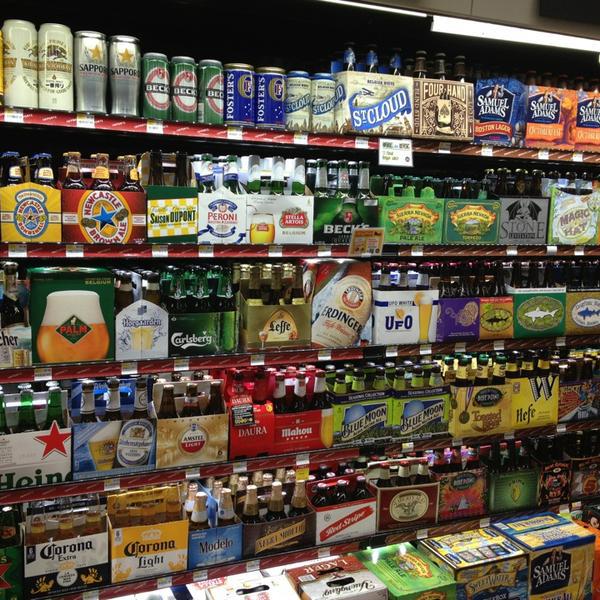 Photo taken at Whole Foods Market by Dmitry K. on 8/4/2013-美国佛罗里达州迈阿密奥尔顿路6789 Photo taken at Whole Foods Market by Dmitry K. on 8/4/2013