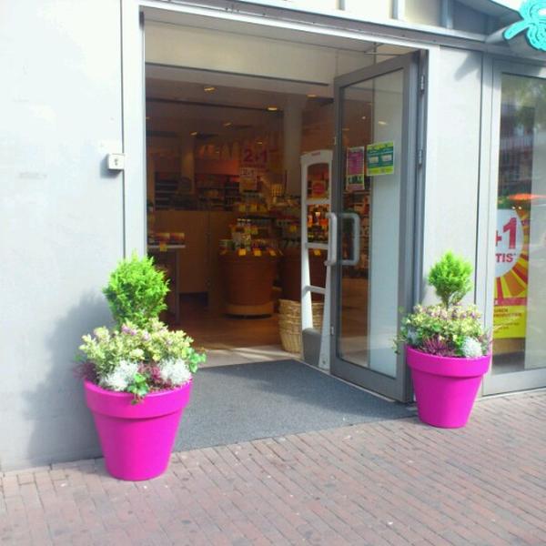 Photo taken at De Tuinen Kinkerstraat by Riska d. on 9/3/2012