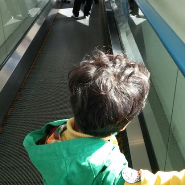 Photo taken at 롯데마트 (Lotte Mart) by Sukhwan Y. on 10/26/2013