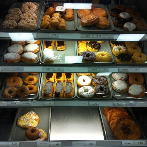 Photo taken at Publix by Mettayya F. on 9/27/2011