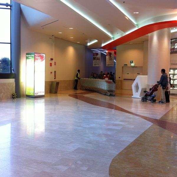 Photo taken at Coop by Cristiano C. on 10/6/2012-意大利伦巴第圣多纳托 - 米拉尼斯广场购物中心 Photo taken at Coop by Cristiano C. on 10/6/2012