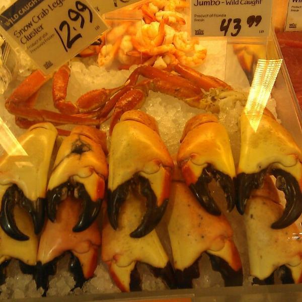 Photo taken at Whole Foods Market by Саша Flash on 10/22/2013-美国佛罗里达州迈阿密奥尔顿路6789 Photo taken at Whole Foods Market by Саша Flash on 10/22/2013