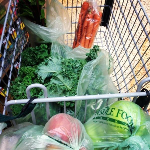 Photo taken at Whole Foods Market by Whitney M. on 9/10/2012-美国佛罗里达州迈阿密奥尔顿路6789 Photo taken at Whole Foods Market by Whitney M. on 9/10/2012