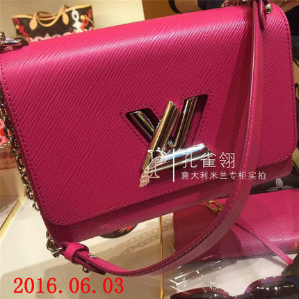 Louis Vuitton路易威登lv女包16春款水波纹中号twist单肩包M50282 Louis Vuitton路易威登lv女包16春款水波纹中号twist单肩包M50282