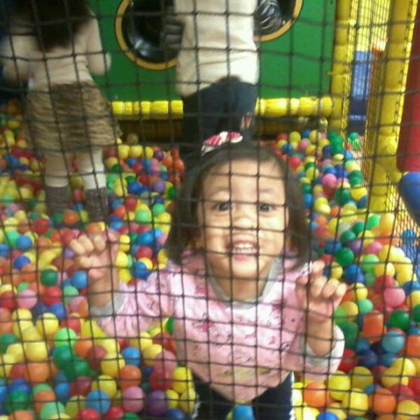 Photo taken at 홈플러스 / Home Plus by Mary Rose B. on 3/4/2012