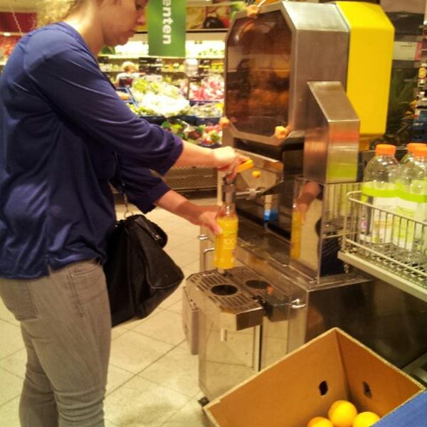 Photo taken at PLUS by Roël M. on 8/27/2012