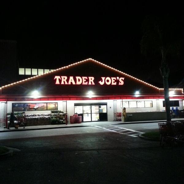 Photo taken at Trader Joe's by Dwight M. on 11/5/2013-美国加利福尼亚州长滩太平洋海岸高速公路东6451 Photo taken at Trader Joe's by Dwight M. on 11/5/2013
