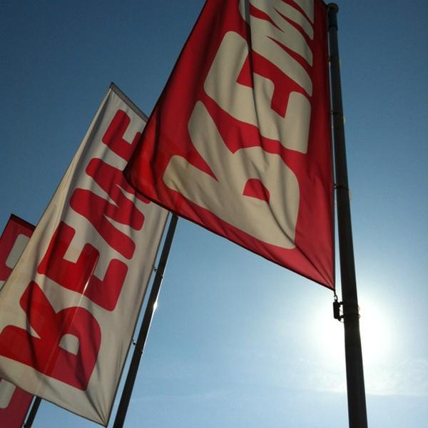 Photo taken at REWE by morningrise on 3/6/2012