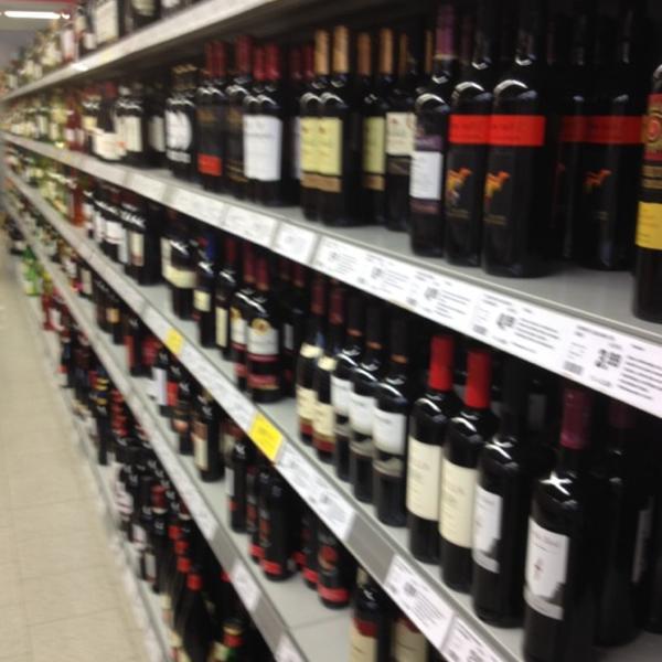 Photo taken at REWE by Frauke S. on 3/31/2012