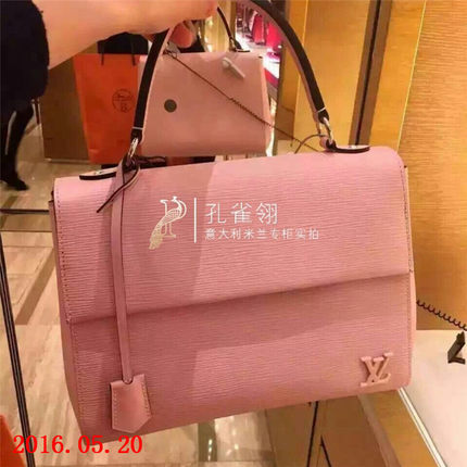 Louis Vuitton路易威登lv女包16新款水波纹小牛皮单肩包中号手袋 Louis Vuitton路易威登lv女包16新款水波纹小牛皮单肩包中号手袋