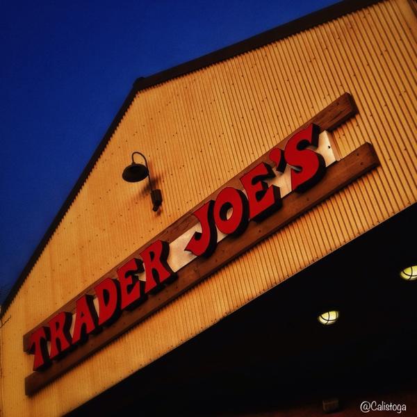 Trader Joe's乔氏连锁圣罗莎店 加利福尼亚州圣罗莎市川奈泉路圣罗莎大道2100号