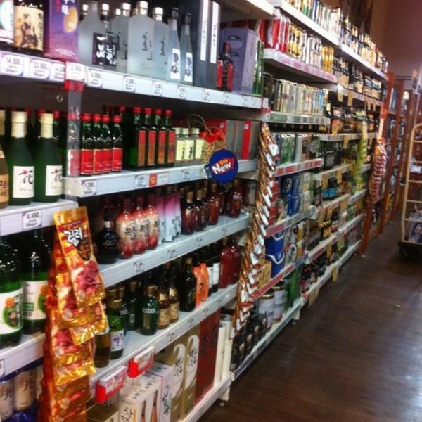 Photo taken at 홈플러스 (Home plus) by romantic5124 on 6/17/2012