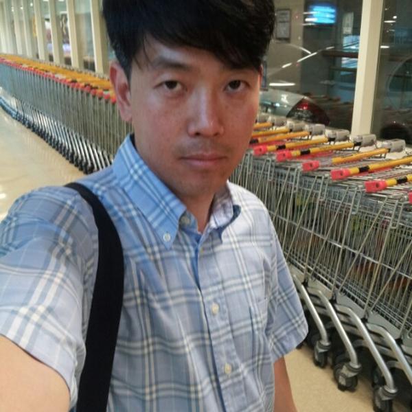 Photo taken at 이마트 (e-mart) by Sung Jun P. on 7/11/2013-釜山广域市中央大街1841易买得超市 Photo taken at 이마트 (e-mart) by Sung Jun P. on 7/11/2013