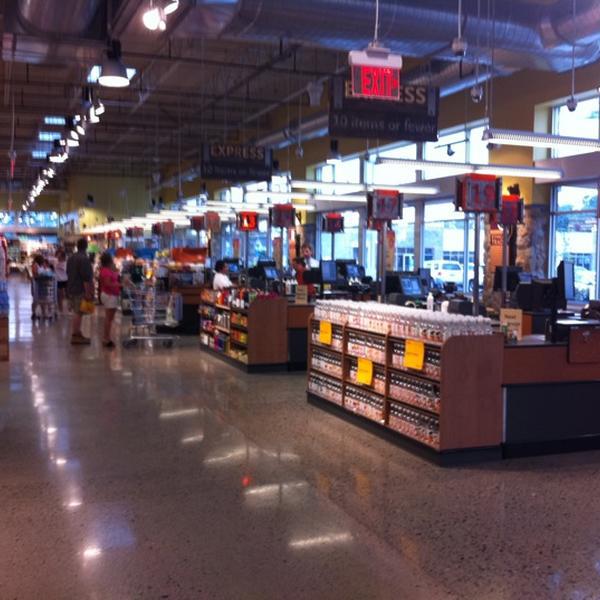 Photo taken at Whole Foods Market by Dave N. on 8/1/2011-康涅狄格州费尔菲尔德格拉斯米尔大道350号 Photo taken at Whole Foods Market by Dave N. on 8/1/2011