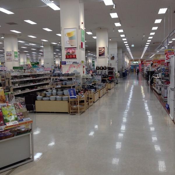 Photo taken at イオン 浜松西店 by とよた ふ. on 2/12/2014