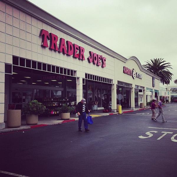 速溶咖啡机品牌Trader Joe's乔氏连锁亨丁顿滩店图片库