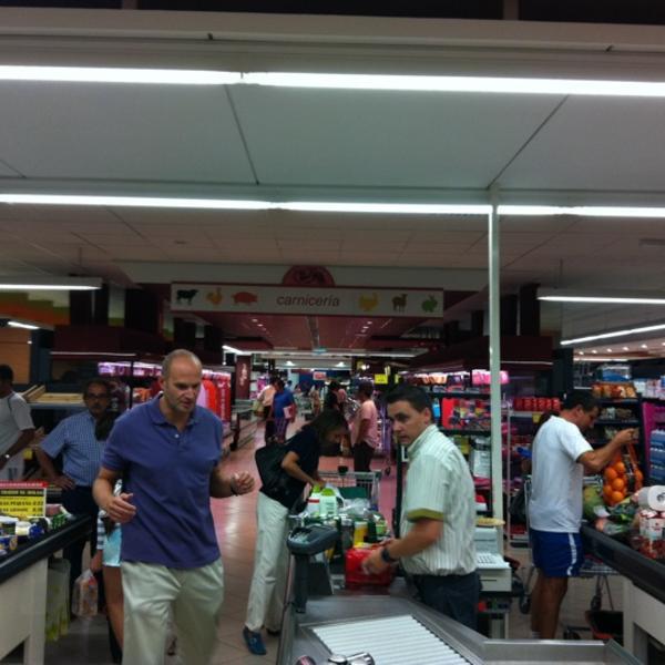 Photo taken at Mercadona by Álvaro G. on 9/12/2011