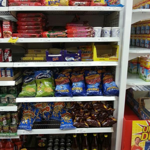 Coles Supermarket超市堤维德岬店 新南威尔士州穆维伦巴市布里斯班街恩光购物中心Coles超市