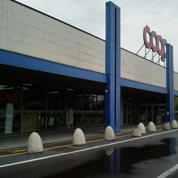 Photo taken at Coop by Aira on 6/9/2013-意大利伦巴第科尔马诺葛兰西路 Photo taken at Coop by Aira on 6/9/2013