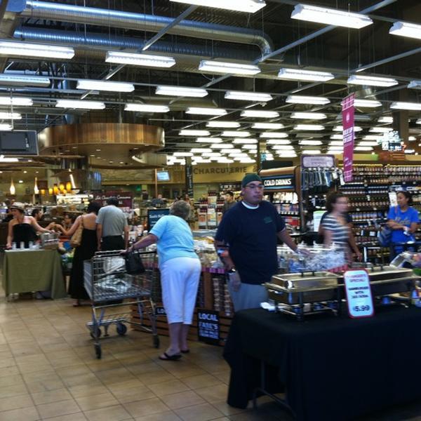 Photo taken at Whole Foods Market by Sarah R. on 8/28/2011-加利福尼亚州帕萨迪纳小阿罗约PKWY465 Photo taken at Whole Foods Market by Sarah R. on 8/28/2011