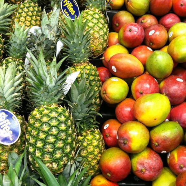 Photo taken at Whole Foods Market by Paul G. on 10/24/2012-加利福尼亚州帕萨迪纳小阿罗约PKWY465 Photo taken at Whole Foods Market by Paul G. on 10/24/2012