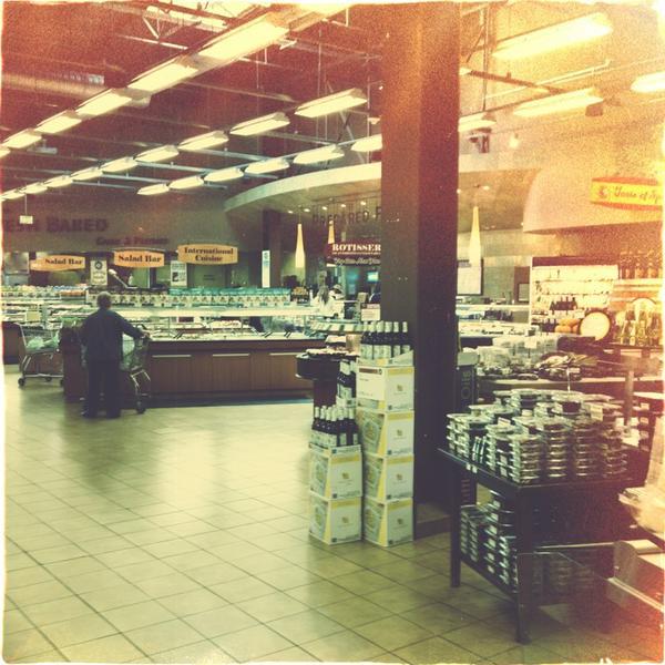 Photo taken at Whole Foods Market by Jonathan T. on 5/28/2013-加利福尼亚州帕萨迪纳小阿罗约PKWY465 Photo taken at Whole Foods Market by Jonathan T. on 5/28/2013