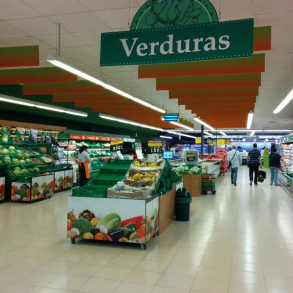 Photo taken at Mercadona by Oscar Raul S. on 4/29/2014