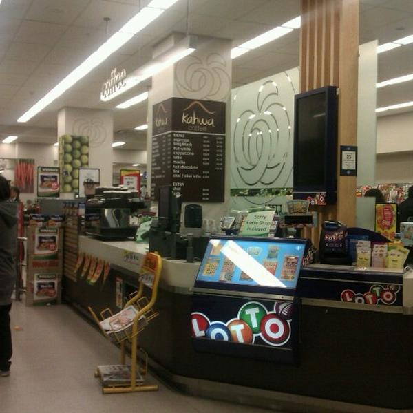 Photo taken at Countdown by Jabbar N. on 8/4/2012