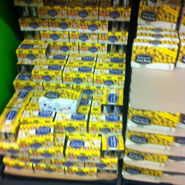 Photo taken at Mercadona by BAHITOSSA on 2/8/2014