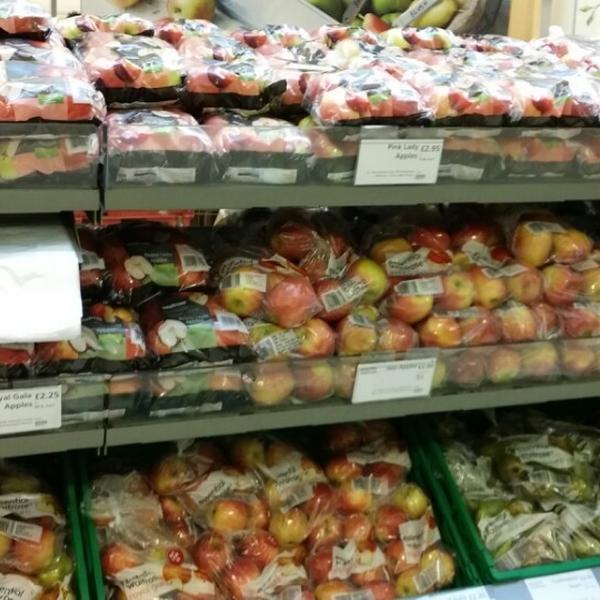 Photo taken at Waitrose by PinkBT♡ on 9/20/2013-英国伦敦贝尔格莱维亚区莫特克比街27 Photo taken at Waitrose by PinkBT♡ on 9/20/2013