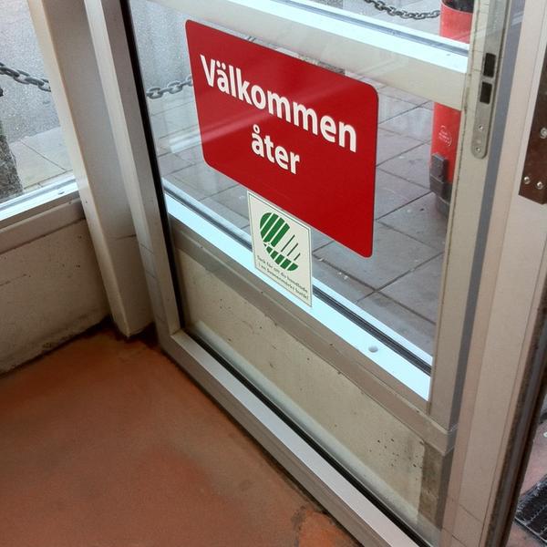 Photo taken at ICA Maxi by M H. on 9/21/2014-瑞典西约塔兰省哥德堡格拉弗斯卡路16号 Photo taken at ICA Maxi by M H. on 9/21/2014