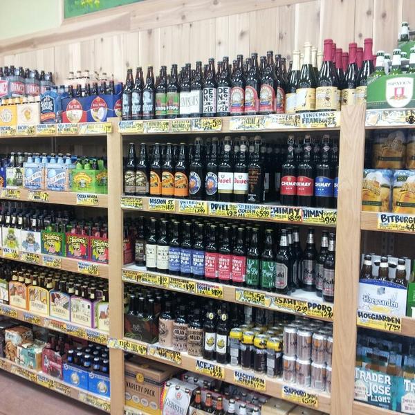 Photo taken at Trader Joe's by Dmytro on 8/18/2013-加利福尼亚州94087 森尼韦尔 西埃尔卡米诺雷亚尔(在马蒂尔达大道)316号 Photo taken at Trader Joe's by Dmytro on 8/18/2013