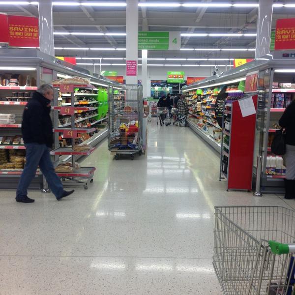 Photo taken at ASDA by Crystal Ann C. on 3/13/2013-英国伦敦埃德蒙顿西芒1号 Photo taken at ASDA by Crystal Ann C. on 3/13/2013