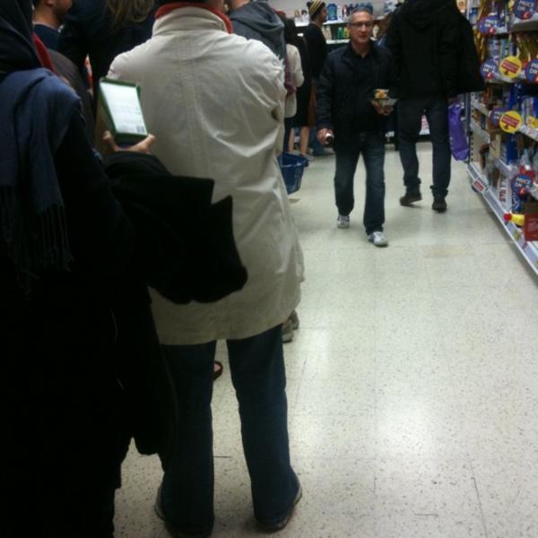 Photo taken at Tesco by Hamilton A. on 10/17/2011-英国伦敦威斯敏斯特第恩街 Photo taken at Tesco by Hamilton A. on 10/17/2011