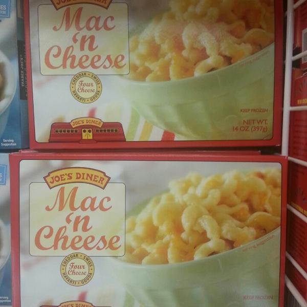 Photo taken at Trader Joe's by Dave on 7/14/2013-美国阿利桑那州凤凰城乳木果大道东4726 Photo taken at Trader Joe's by Dave on 7/14/2013