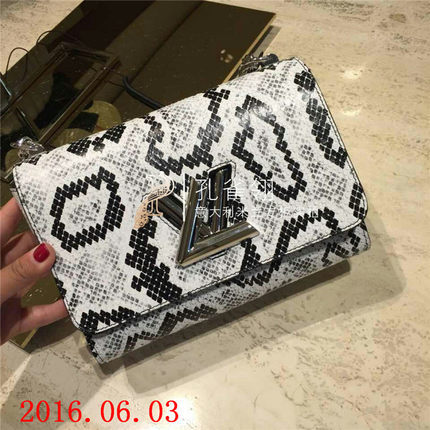 Louis Vuitton路易威登lv女包16新款蛇皮口盖单肩包 奢华链条包 Louis Vuitton路易威登lv女包16新款蛇皮口盖单肩包 奢华链条包