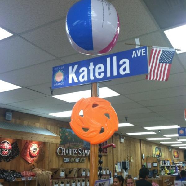 Photo taken at Trader Joe's by Patrick B. on 7/12/2012-加利福尼亚州橙色商场塔斯汀北街2114号 Photo taken at Trader Joe's by Patrick B. on 7/12/2012