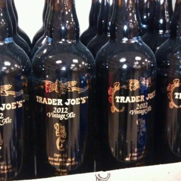 Photo taken at Trader Joe's by Gene B. on 11/11/2012-华盛顿 埃弗里特 东南埃弗里特购物中心路811 Photo taken at Trader Joe's by Gene B. on 11/11/2012