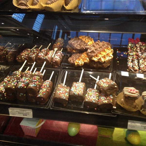 Photo taken at Longo's by Laureen H. on 4/9/2014-加拿大多伦多莱尔德街道93 Photo taken at Longo's by Laureen H. on 4/9/2014