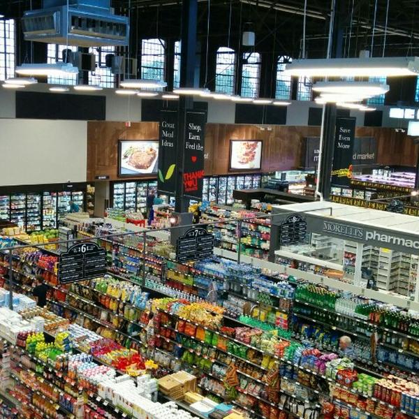 Photo taken at Longo's by Tatiana on 8/16/2014-加拿大多伦多莱尔德街道93 Photo taken at Longo's by Tatiana on 8/16/2014