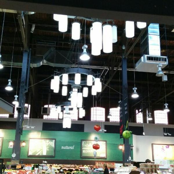 Photo taken at Longo's by Tatiana on 6/8/2014-加拿大多伦多莱尔德街道93 Photo taken at Longo's by Tatiana on 6/8/2014