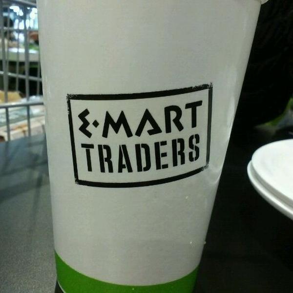 Photo taken at 이마트 트레이더스 (e-mart Traders) by cho j. on 2/25/2012-釜山广域市釜山镇区81易买得超市 Photo taken at 이마트 트레이더스 (e-mart Traders) by cho j. on 2/25/2012