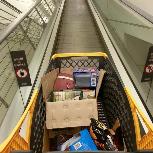 Photo taken at 이마트 (e-mart) by DC N. on 8/8/2014