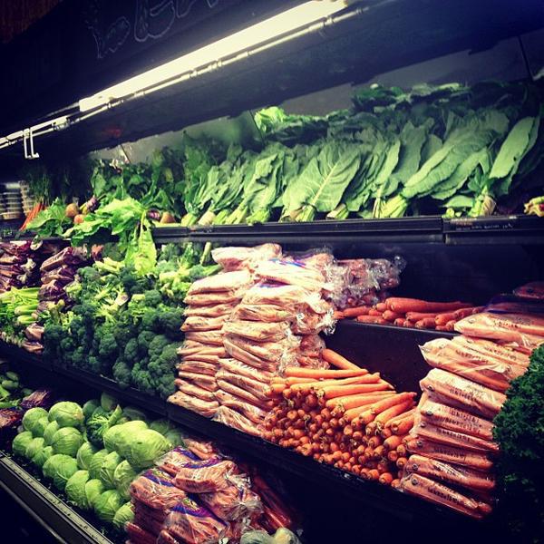 Photo taken at Whole Foods Market by Paul M. on 10/21/2012-美国加利福尼亚州奥克兰海湾广场230 Photo taken at Whole Foods Market by Paul M. on 10/21/2012