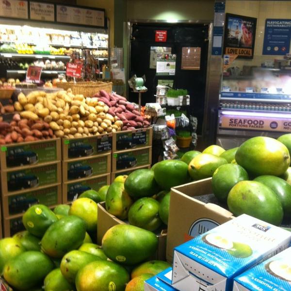 Photo taken at Whole Foods Market by Katia M. on 9/29/2012-加尼福尼亚西好莱坞圣莫尼卡大道7871(在北费尔法克斯大道) Photo taken at Whole Foods Market by Katia M. on 9/29/2012
