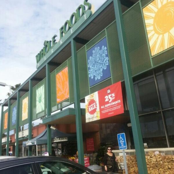 Photo taken at Whole Foods Market by tony m. on 2/25/2013-加尼福尼亚西好莱坞圣莫尼卡大道7871(在北费尔法克斯大道) Photo taken at Whole Foods Market by tony m. on 2/25/2013