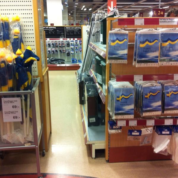 Photo taken at Clas Ohlson by Luis P. on 7/26/2013