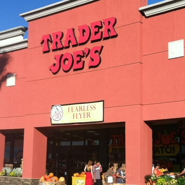 Trader Joe's乔氏连锁长滩店 加利福尼亚州长滩贝尔斯登街风铃草大道北2222号