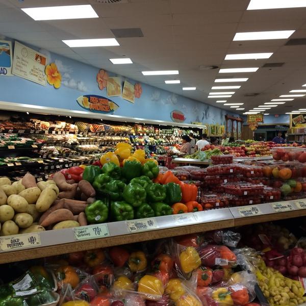 Photo taken at Trader Joe's by Alex K. on 9/13/2014-美国内华达州亨德森东部大道南10345 Photo taken at Trader Joe's by Alex K. on 9/13/2014