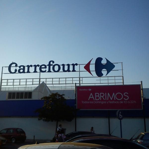Photo taken at Carrefour Campanar by Manu M. on 7/7/2013